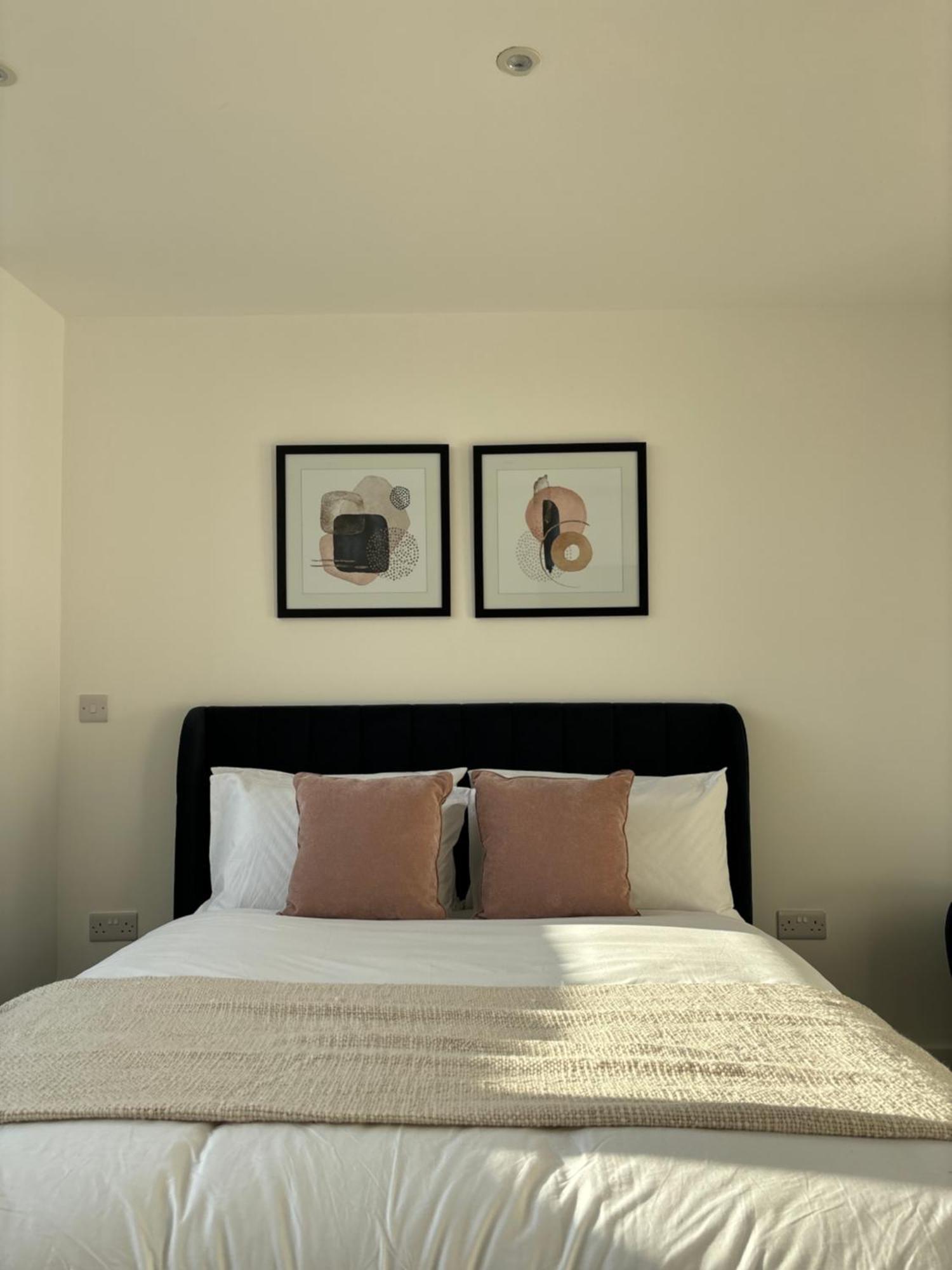 Manchester Apt, Free Parking, Business, Couples & Families Extérieur photo